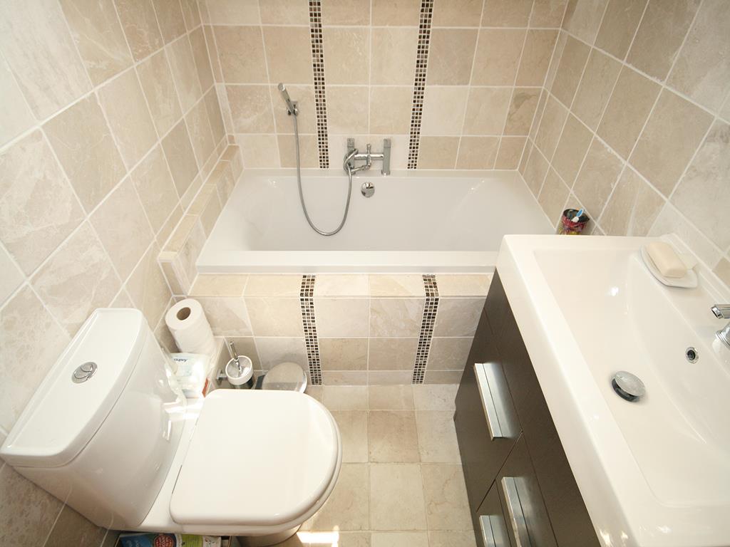 4 bedroom end terrace house To Let in Barnoldswick - IMG_1050.JPG
